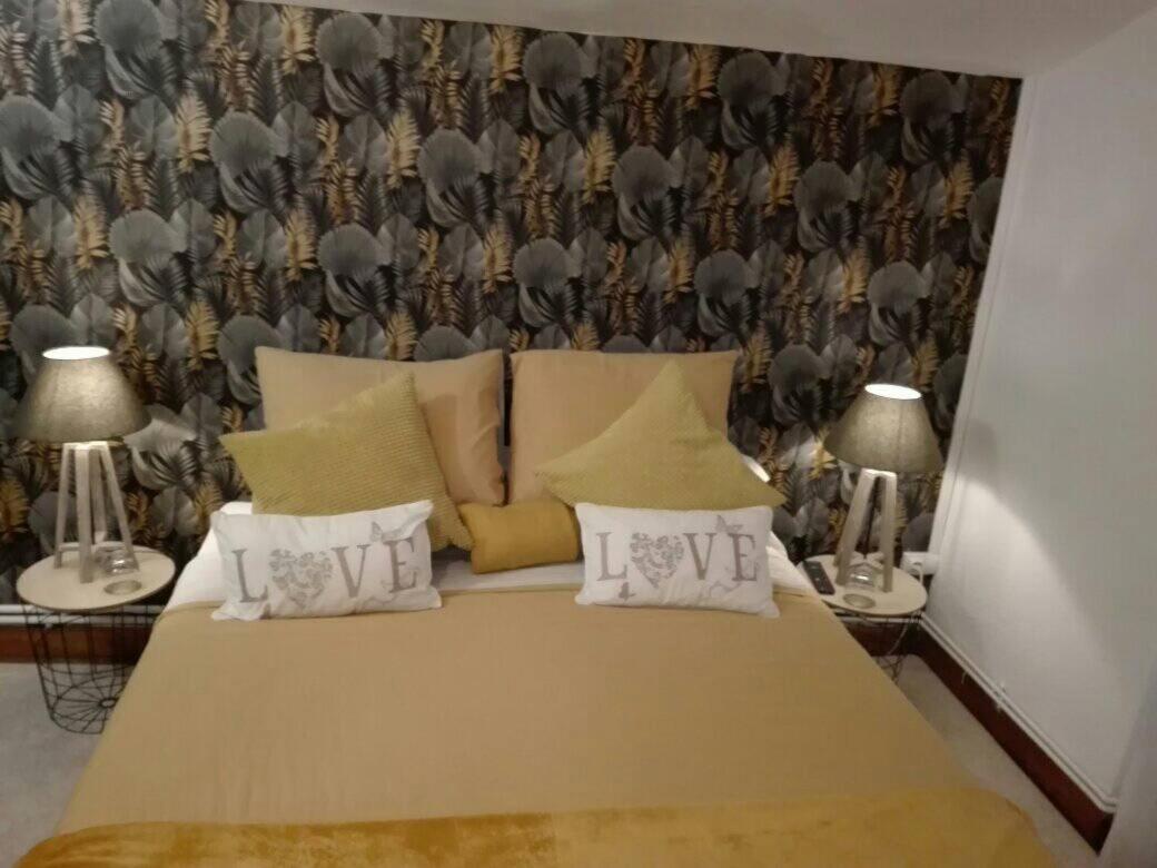 L'Esquilon Chambre D'Hote Bed and Breakfast Thiat Exterior foto
