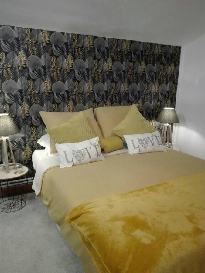 L'Esquilon Chambre D'Hote Bed and Breakfast Thiat Exterior foto